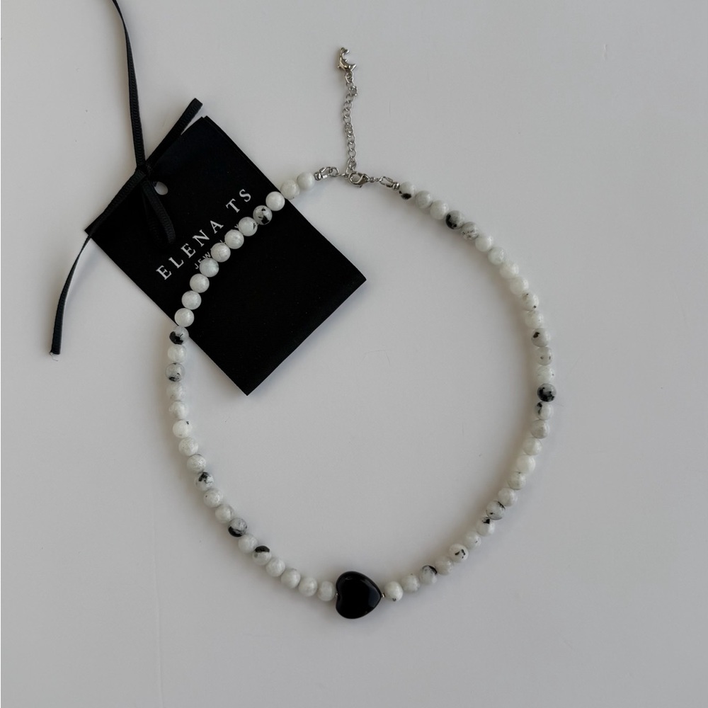 690 Moonstone Necklace